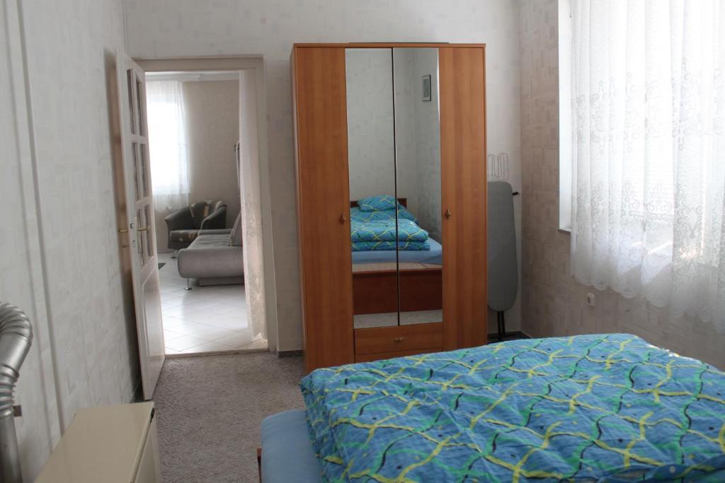Orwa Apartmanok - Fenyofa Koez زلاكاروس الغرفة الصورة